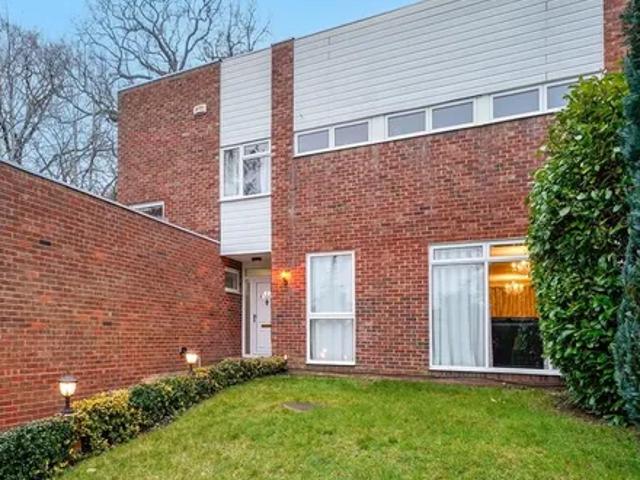 Marymount International School, George Road, London, KT2 7PE, United Kingdom | 4 bed house for rent #139069008 | Rentberry
