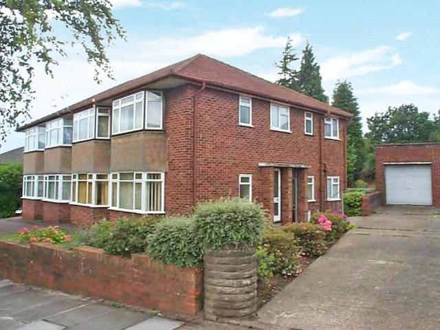 Maryport Road, Caerdydd, Maryport. 2 bed maisonette to rent £1,200 pcm £277 pw
