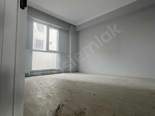 MAR PLATİN SİTESİ EBEVEYN BANYOLU 3+1 SATILIK DAİRELER