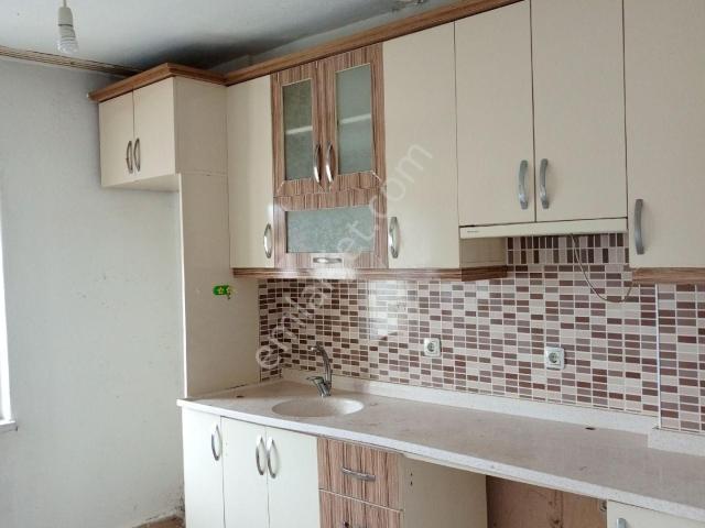 Maraşal Çakmak Mahallesinde Güney Cephe Katta Kiralık Daire