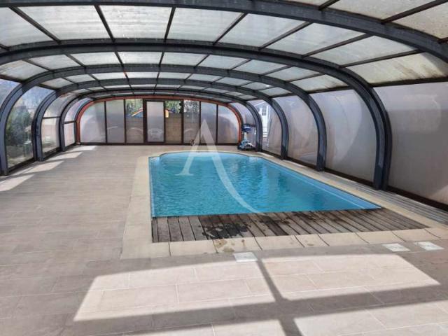 MARAINVILLER: charmante maison d'environ 172 m² avec piscine