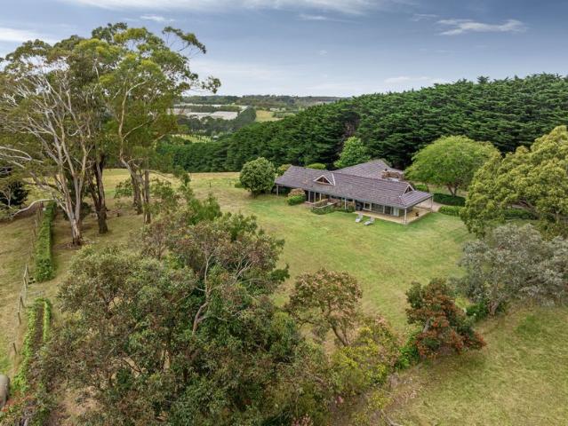 'Maranui' 18 acre Peninsula paradise with views to Port Phillip