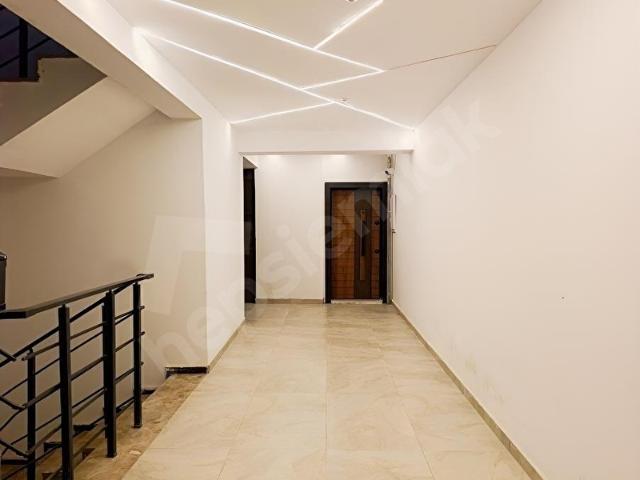 MARAS CADDESİ UZERİNDE 2+1 SATILIK MESKEN TAPULU