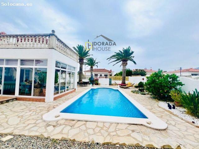 Maraviiloso chalet con piscina a un paso de la palya