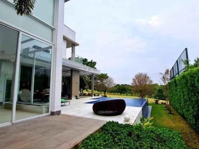 Maravilhosa Casa Moderna no Lago Azul Vista p/ Golfe e Lago