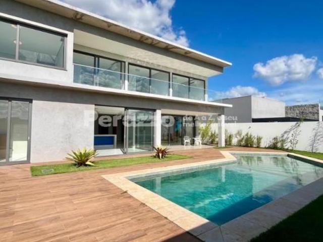 Alphaville I Brasília | Casa nova | 03 suítes | Área de lazer | 04 banheiros | R$ 2.650.000,00 | ACE