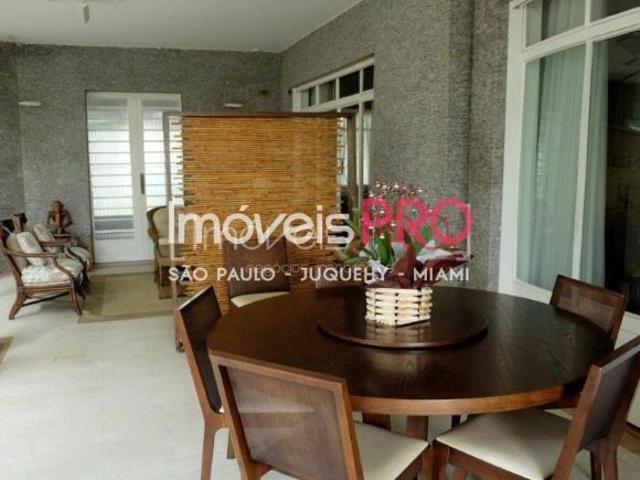 Maravilhosa casa com 1000m² no Planalto Paulista