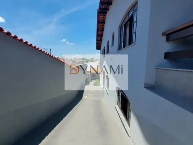 Maravilhosa Casa de Altíssimo Padrão toda mobiliada e com acabamento de primeira