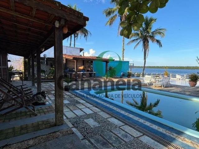 Maravilhosa Casa de praia ampla e confortável, com frente total para o Mar de Porto Cubatão e garage