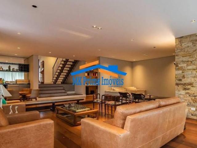 Maravilhosa Casa em Condomínio no Residencial 2 com 1.721m² de Terreno