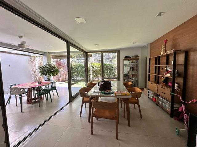 Maravilhosa casa para Alugar com 5 quartos sendo todos suites, Mata da Praia, Vitória, ES