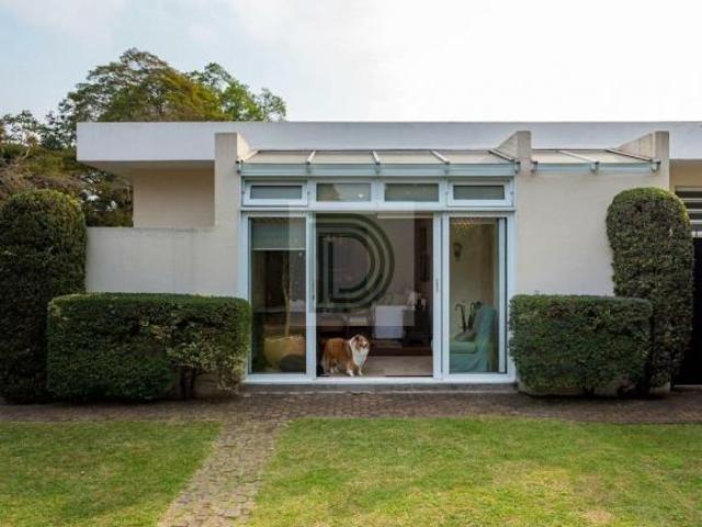 Maravilhosa Casa Térrea no Butantã 300m do metrô 980m² de terreno