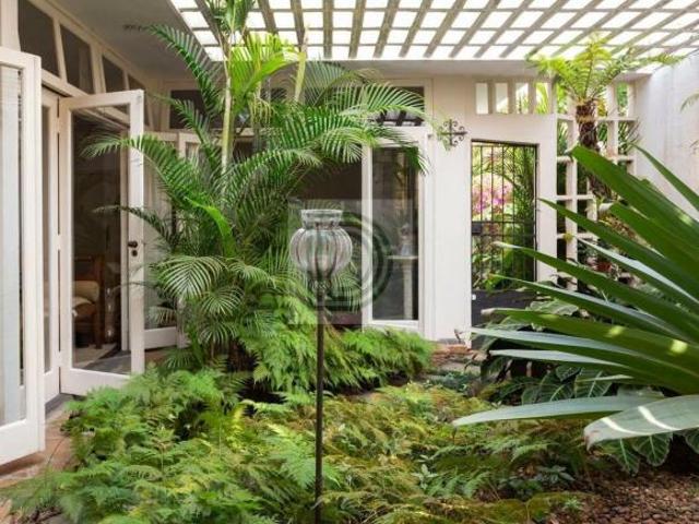 Maravilhosa Casa Térrea no Butantã 300m do metrô 980m² de terreno