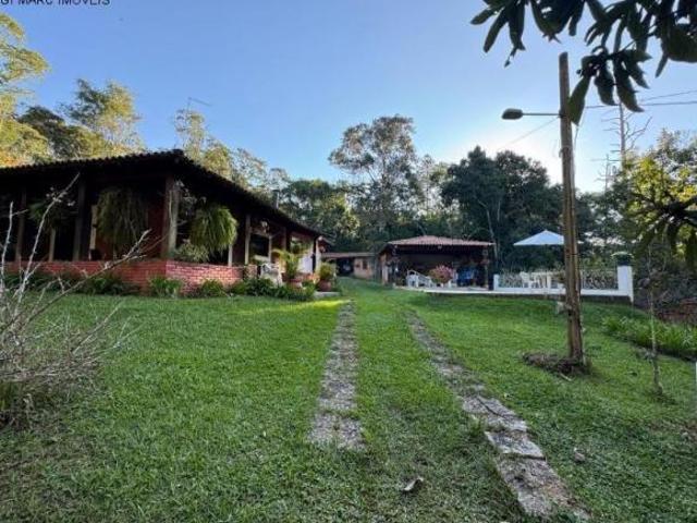 Maravilhosa chácara à venda em Mogi das Cruzes!