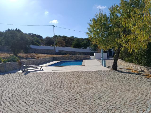Maravilhosa moradia de Campo, com piscina e jardim