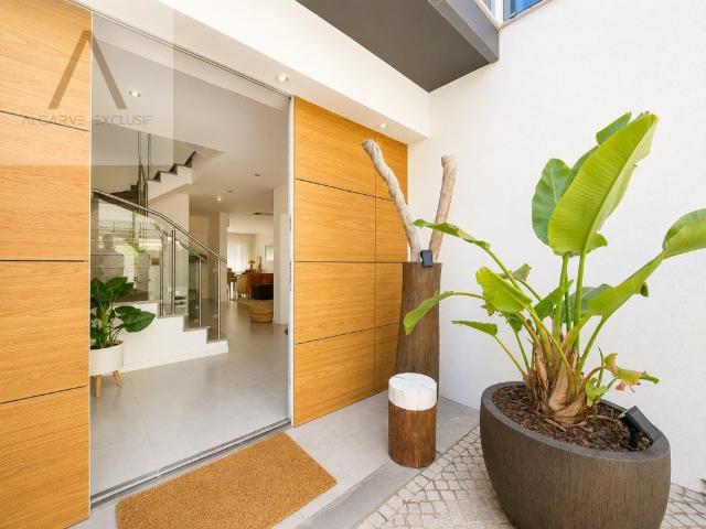 Maravilhosa Moradia T3 | Zona Alta | Excelente Oportunidade 208m² Quelfes