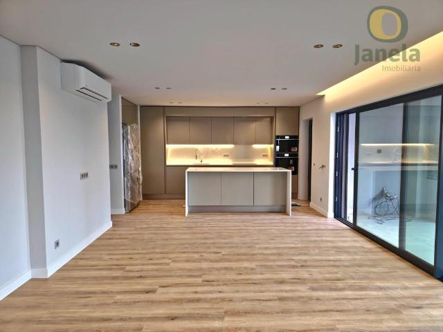 Maravilhosa Penthouse com 351,75 m2, com PISCINA PRIVADA e V. 351m² Faro Sé e São Pedro