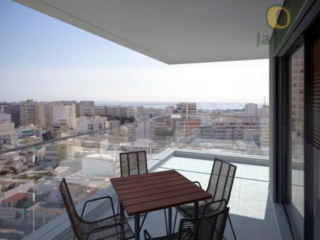 Maravilhoso T3 com 150,51 m2, garagem, piscina no topo, zona. 122m² Faro Sé e São Pedro