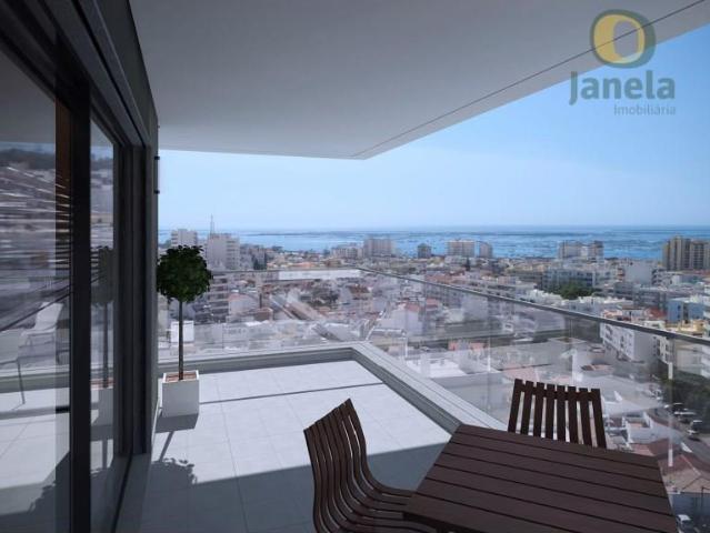 Maravilhoso T3 com 152,86 m2, garagem, piscina no topo, zona. 130m² Faro Sé e São Pedro