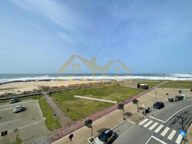 Maravilhoso T2 na primeira linha do Mar em Aver o mar Póvoa de Varzim