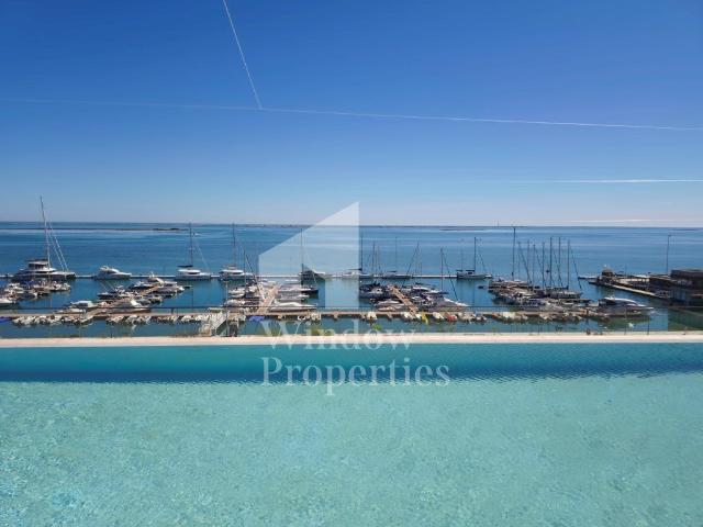 Maravilhoso T4 na Marina de Olhão, garagem em box, vista mar. 168m² Olhão