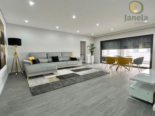 Maravilhoso T4 NOVO, com piscina, garagem e acabamentos de t. 128m² Quelfes