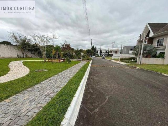 Maravilhoso terreno em condomínio no Umbará, aceita construção de casa térrea