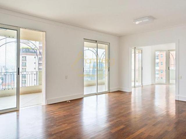 Maravilhoso Lindenberg Tangara á venda com 260m², 4 suites, 4 vagas