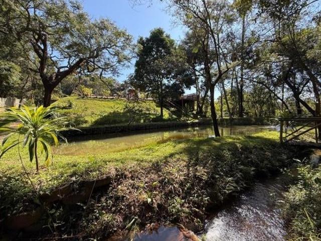 MARAVILHOSO SÍTIO À VENDA C/ ÁGUA CORRENTE E LAGOA EM CLÁUDIO/MG