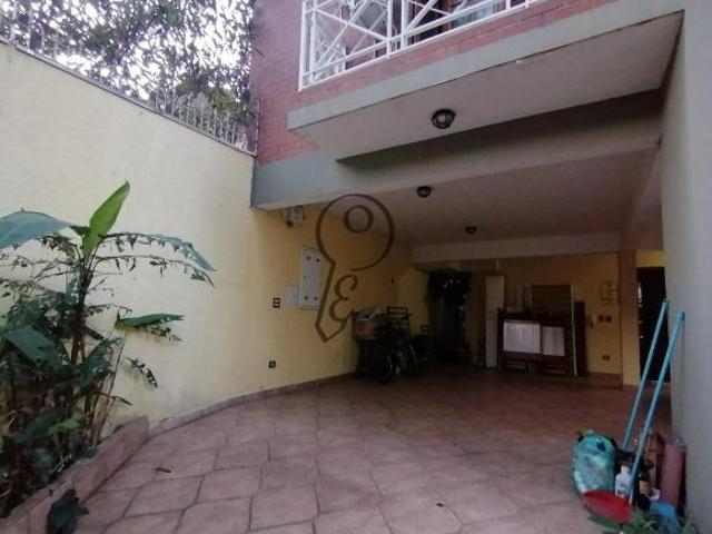 Maravilhoso sobrado com 3 suítes, 4 vagas na garagem, piscina e sauna à venda, Jardim da Glória, São