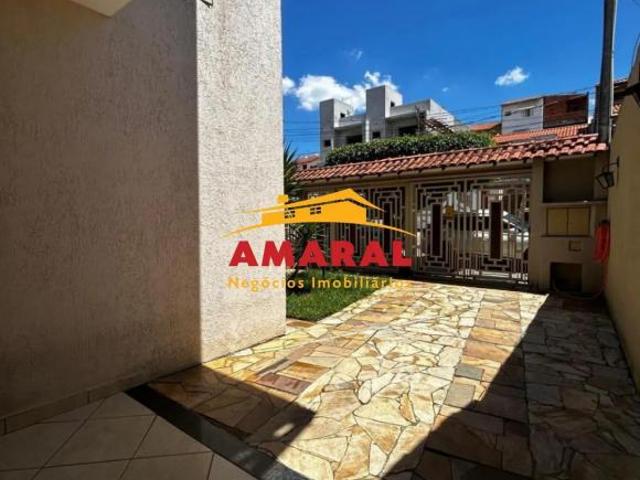 Maravilhoso Sobrado com Piscina e 4 Dormitórios 1 Suíte com Closet e Varanda à Venda em Mogi das C