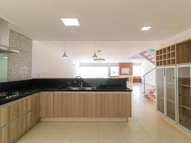 Maravilhoso Sobrado 405 m2 c/4 Suítes/4 Vagas Rua Tranquila