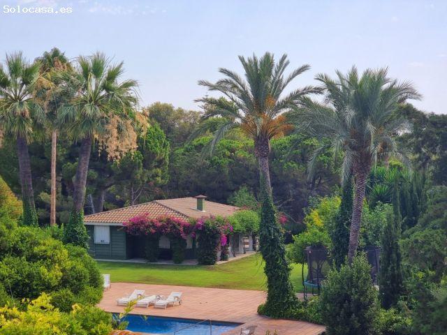 Maravillosa casa con jardín mas casa invitados