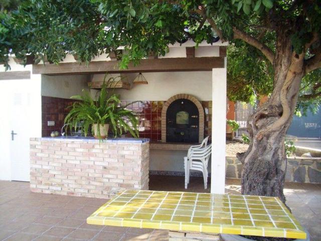 Maravillosa casa de campo en Pedreguer, zona muy tranquila. 390m² Dénia