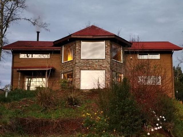 MARAVILLOSA CASA EN SITIO DE 6320 MTS2 PICHIHUAPE VALDIVIA