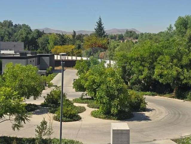 Maravillosa casa en viñas de chicureo | 6 dormitorios por 32800.00 en Colina