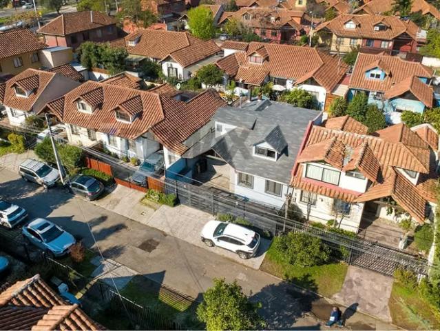 Maravillosa casa renovada en los tordos/av grecia | 4 dormitorios por 5990.00 en Peñalolén