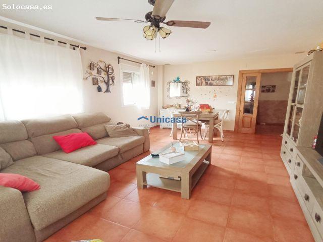 MARAVILLOSA PLANTA ALTA ESTILO RÚSTICO DE 2 HABITACIONES EN PUERTO DE LA TORRE!