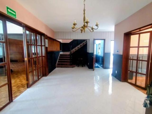 MARAVILLOSA RESIDENCIA EN VENTA CON EXCELENTE Y CÉNTRICA UBICACIÓN