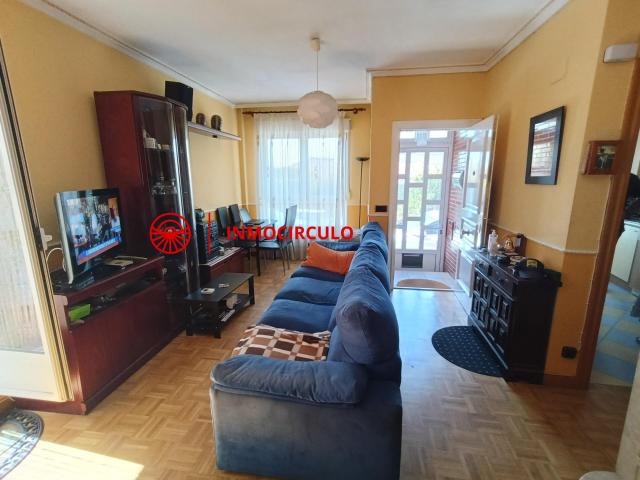Casa en venta en Burgos capital, adosado ideal para mascotas