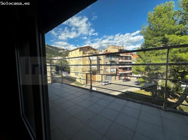 Maravilloso dúplex con 2 habirtaciones, terraza solarium en Berga, Berguedà