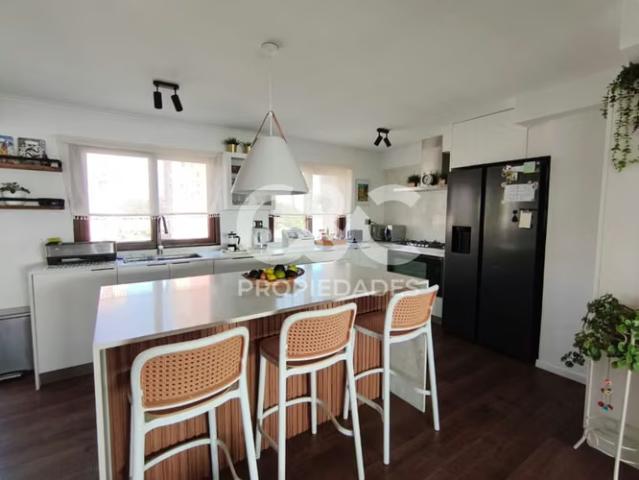 Maravilloso Dúplex Remodelado Con Espectacular Vista | 4 dormitorios por 12200.00 en Viña del Mar