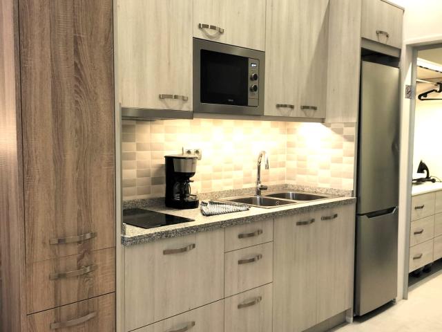 Maravilloso estudio totalmente renovado y moderno en Arguineguin, directamente en la playa, en alquiler