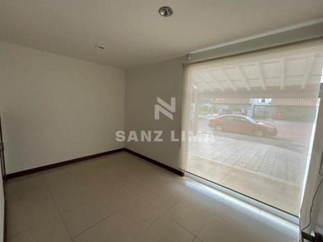 Marbella Residencial: Casa inteligente, moderna y luminosa. Recamara en PB