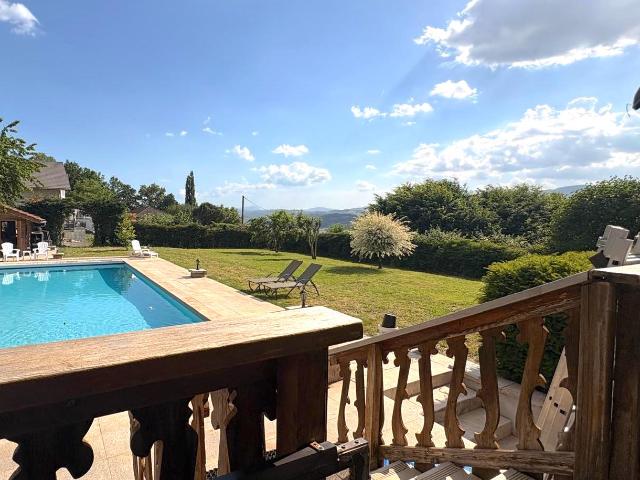 MARCELLAZ ALBANAIS jolie bâtisse familiale avec appartement terrasse attenant