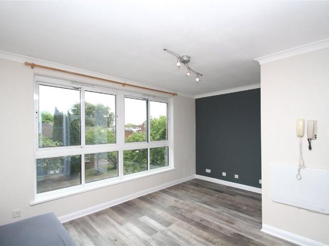 March Court, Warwick Drive SW15, Studio to rent, £1,250 pcm | PrimeLocation