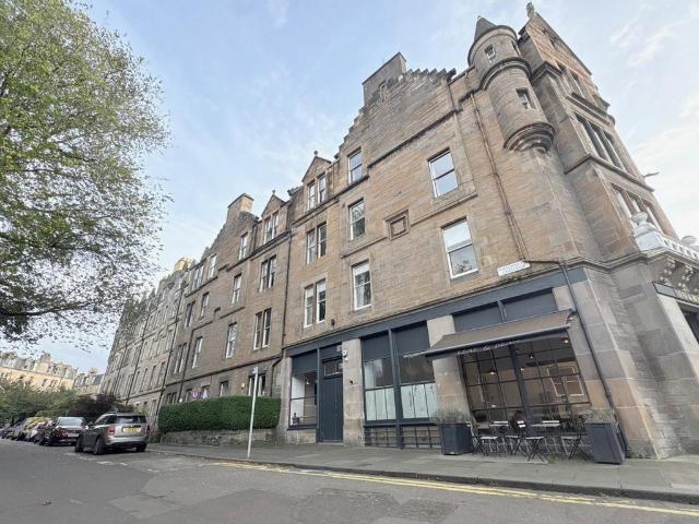 Marchmont Crescent, Edinburgh. 2 bed flat to rent £1,850 pcm £427 pw
