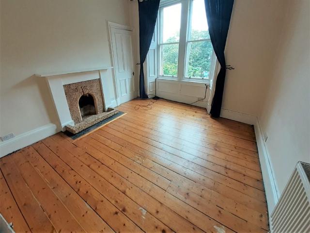 Marchmont Crescent, Marchmont, Edinburgh EH9, 2 bed flat to rent, £1,500 pcm | PrimeLocation