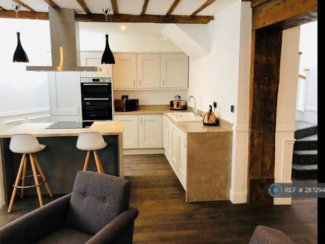 Marchaunts Place, Norwich, NR1 2 bed semi detached house to rent £1,750 pcm £404 pw