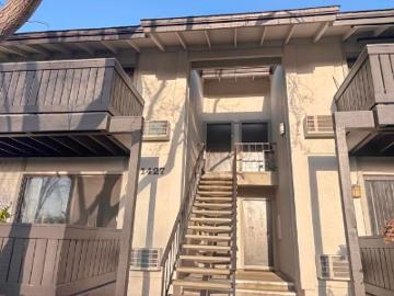 Marchbanks Dr Apt 3